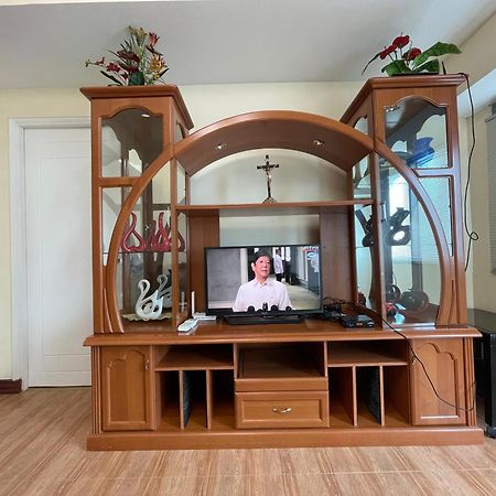 1Br At Pearl Of The Orient Tower In Front Of Us Embassy Apartment Manila Exterior photo