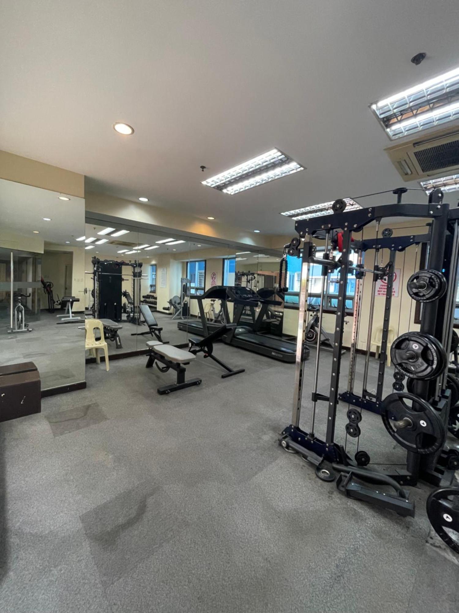 1Br At Pearl Of The Orient Tower In Front Of Us Embassy Apartment Manila Exterior photo