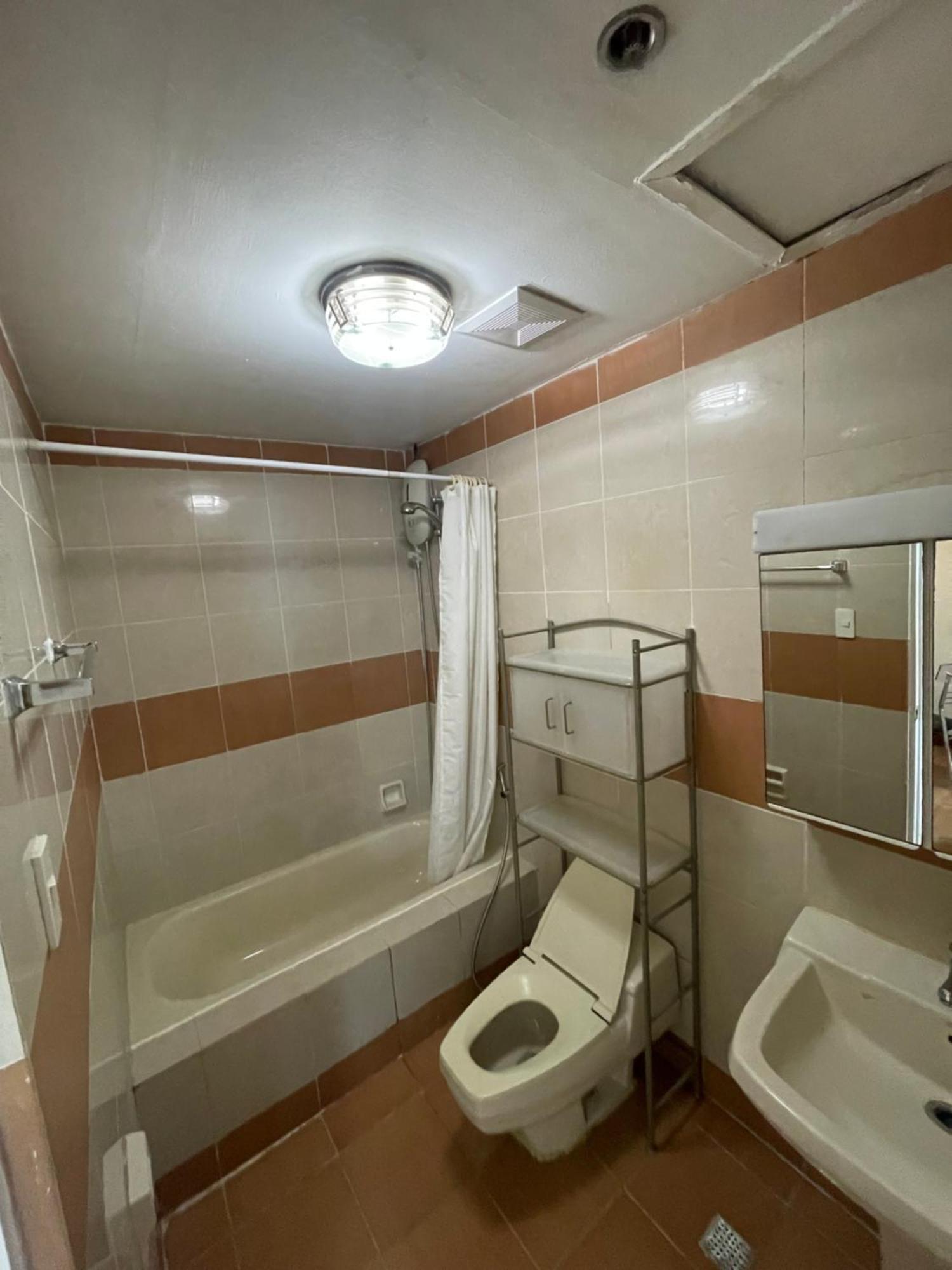 1Br At Pearl Of The Orient Tower In Front Of Us Embassy Apartment Manila Exterior photo